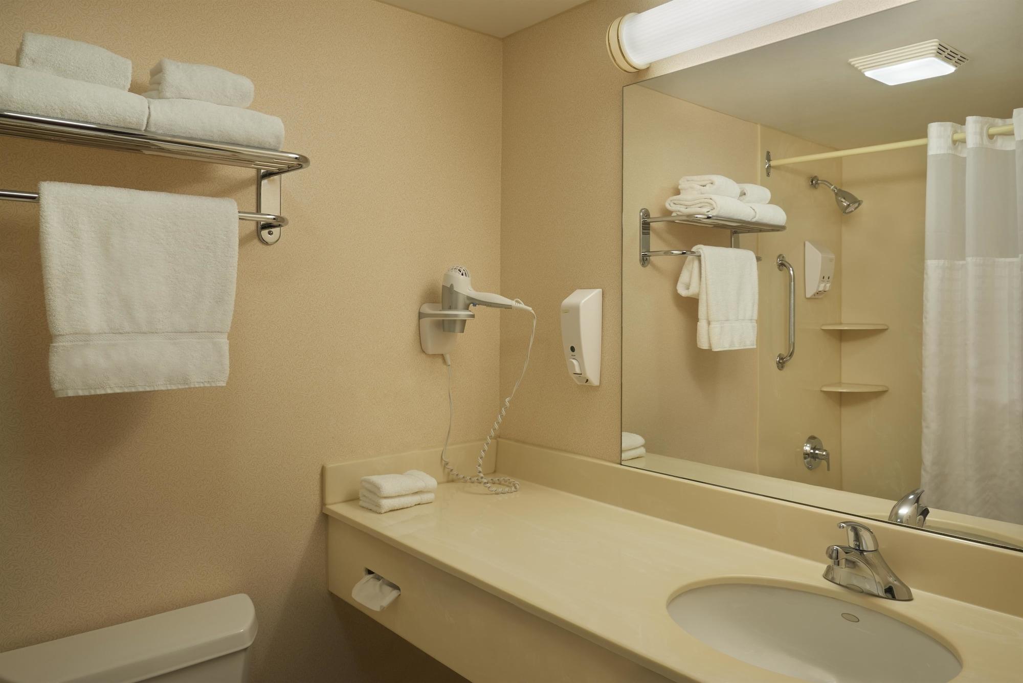 Hotel Carlingview Toronto Airport Μισισάουγκα Εξωτερικό φωτογραφία