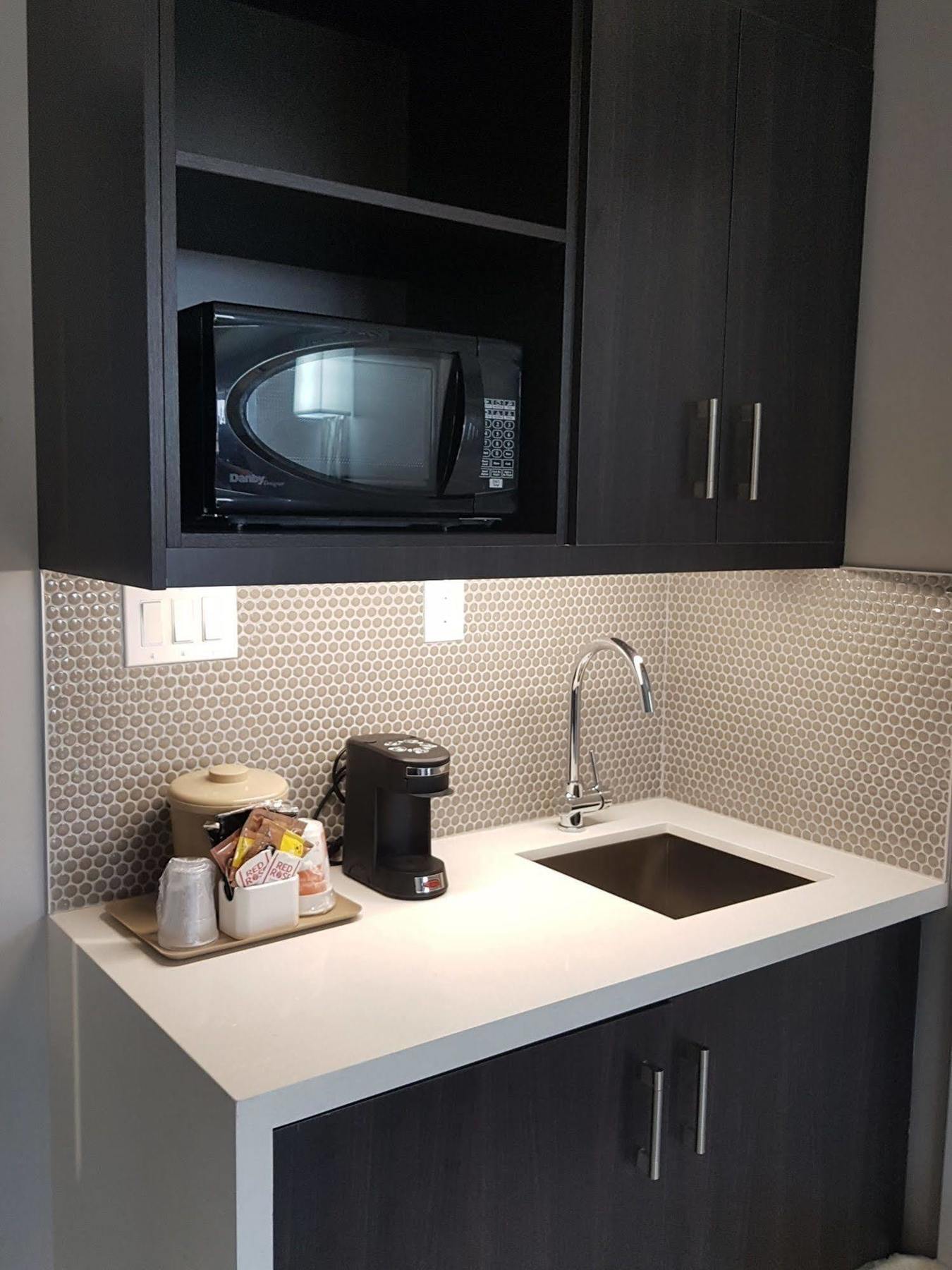 Hotel Carlingview Toronto Airport Μισισάουγκα Εξωτερικό φωτογραφία