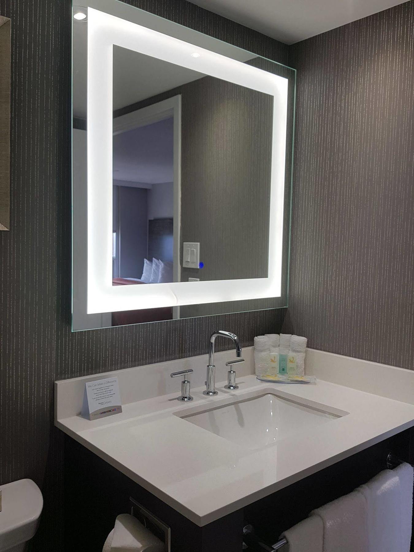 Hotel Carlingview Toronto Airport Μισισάουγκα Εξωτερικό φωτογραφία